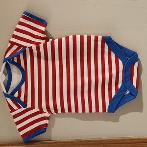 BOYS NEW ONSIE THIS ITEM IS THE RED, WHITE AND BLUE SUMMER SHORT SLEEVES S-3-6M
